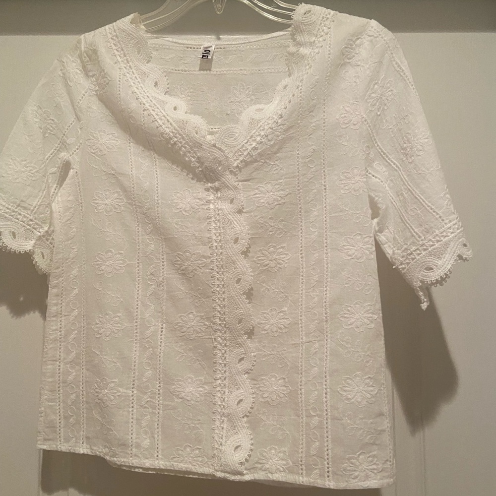 Women’s White Lace Embroidered Top
